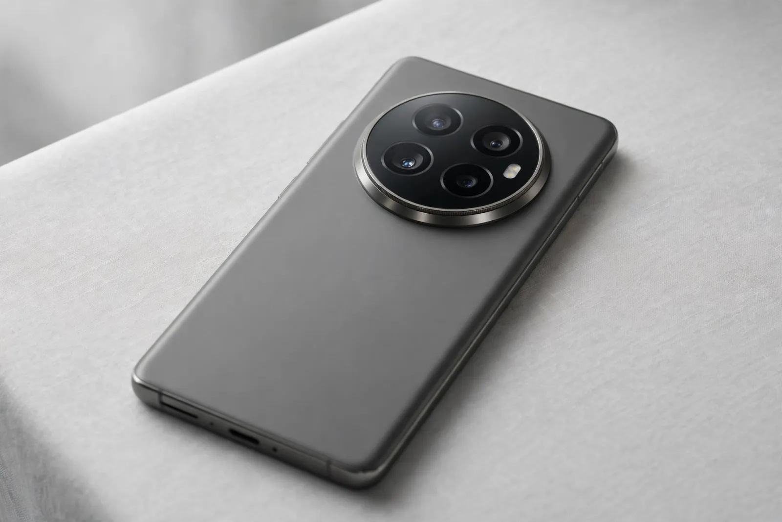OPPO Find X10 Pro Max ra mắt Ấn Độ: 3 camera 200MP đầu tiên, pin 8.000mAh, giá từ 139.999 INR